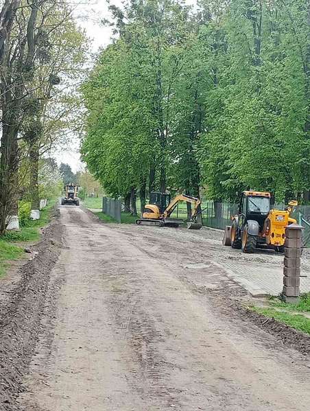 У селі в Луцькому районі заасфальтують пів кілометра дороги (фото)